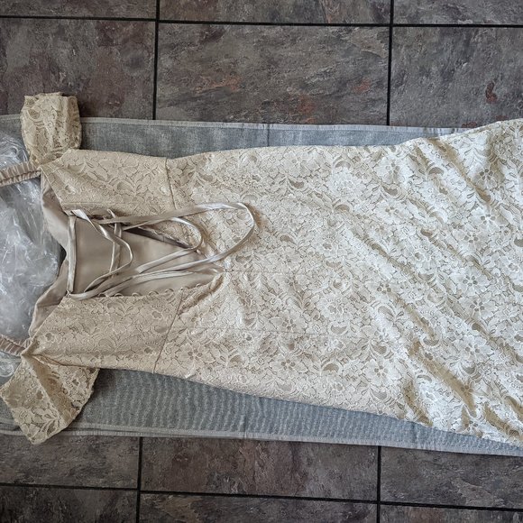 Found a different dress - Picture 5 of 9